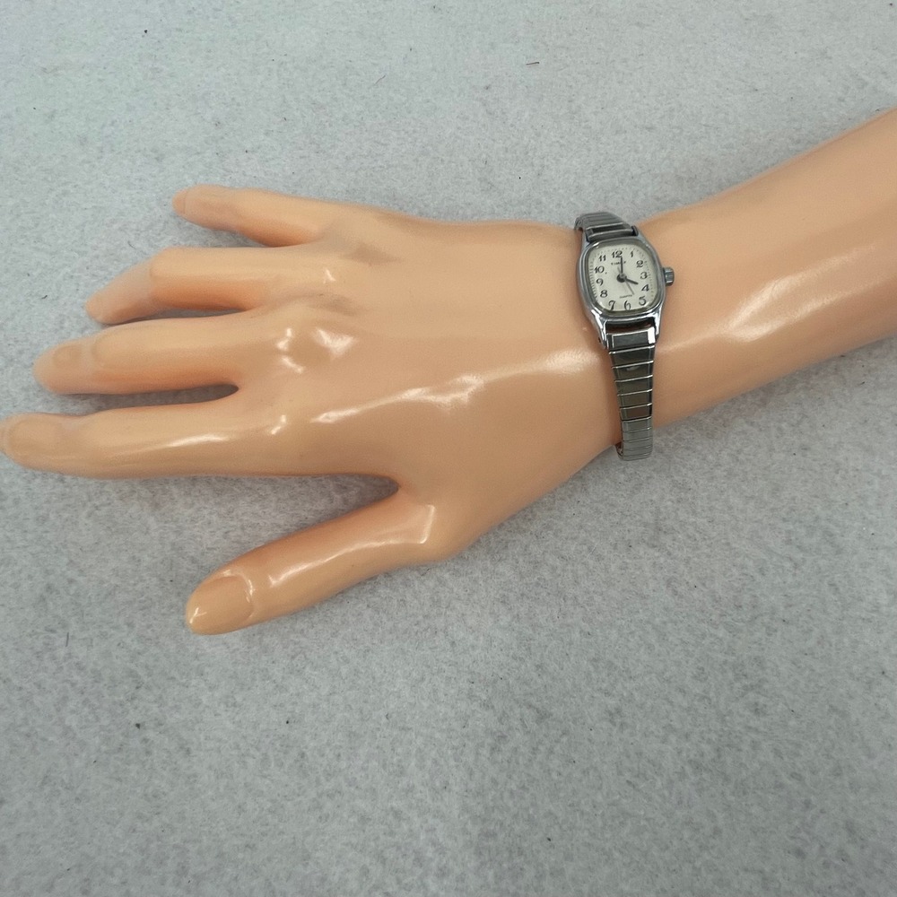 Timex N Cell Womens Quartz Watch Silver Tone Expansion Band Stainless Steel Back